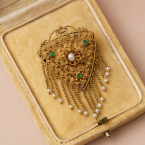 Broche bizantino seed pearls y esmeraldas