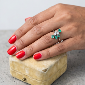 Anillo de cóctel Mid-Century esmeraldas