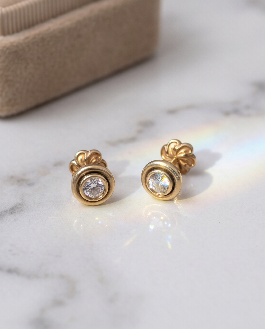 Aros solitarios bisel 0.30ct