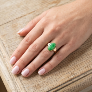 Anillo jade imperial 13x9 mm.